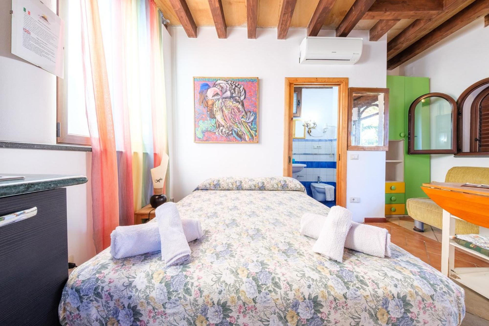 B&B Il Giardino Segreto Стромболи Екстериор снимка