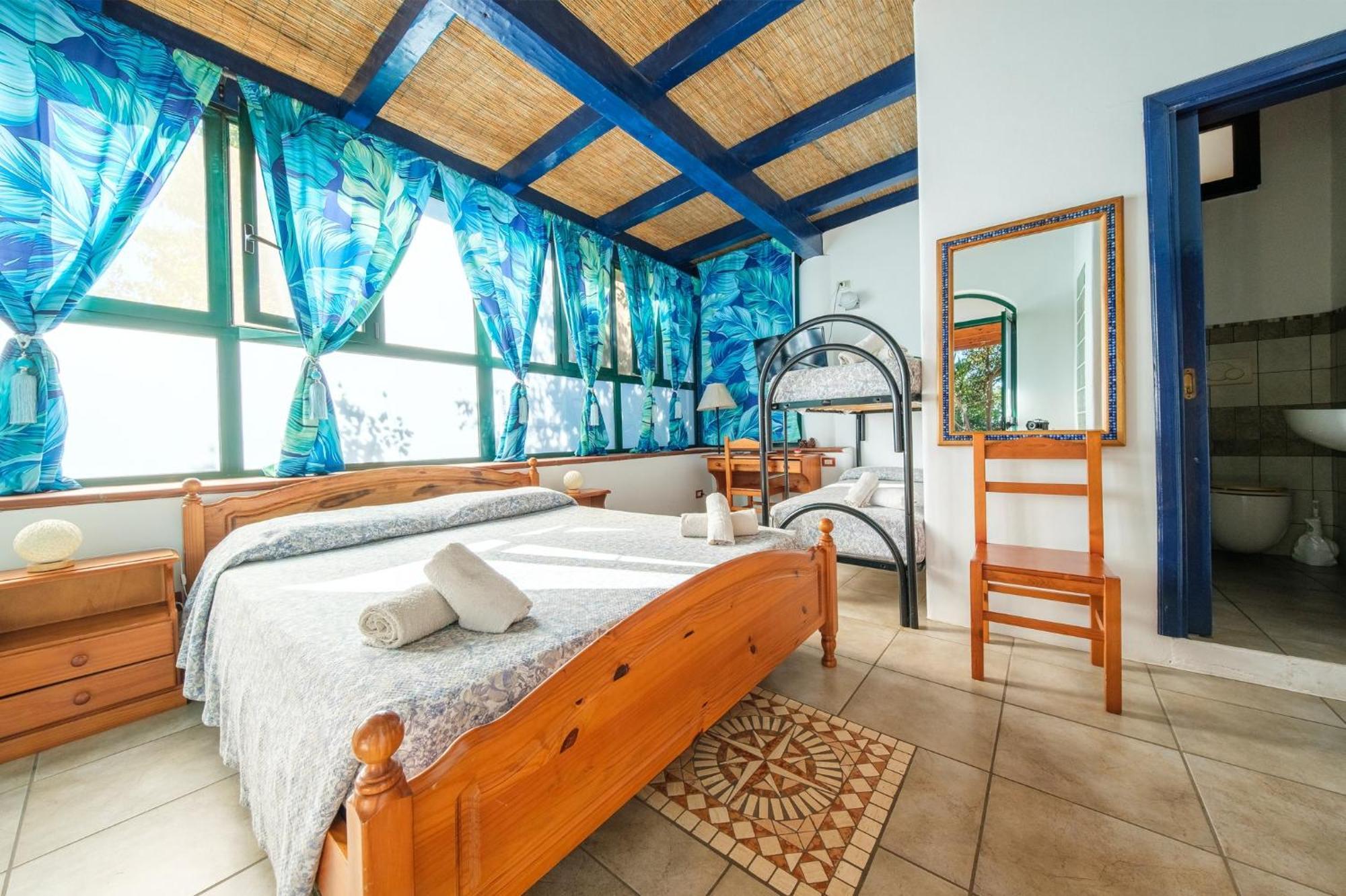 B&B Il Giardino Segreto Стромболи Екстериор снимка