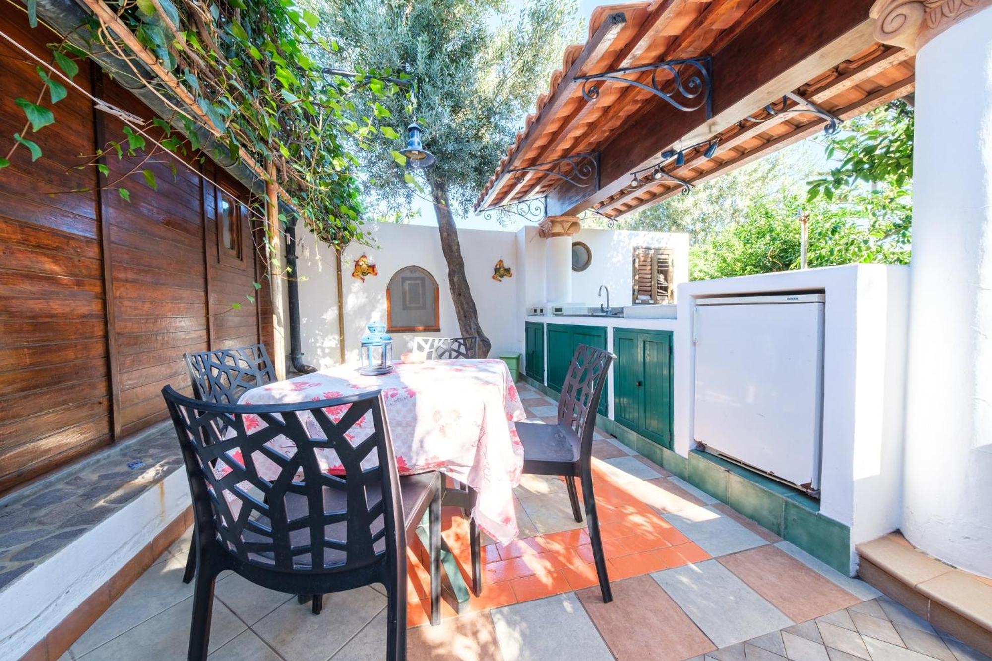 B&B Il Giardino Segreto Стромболи Екстериор снимка