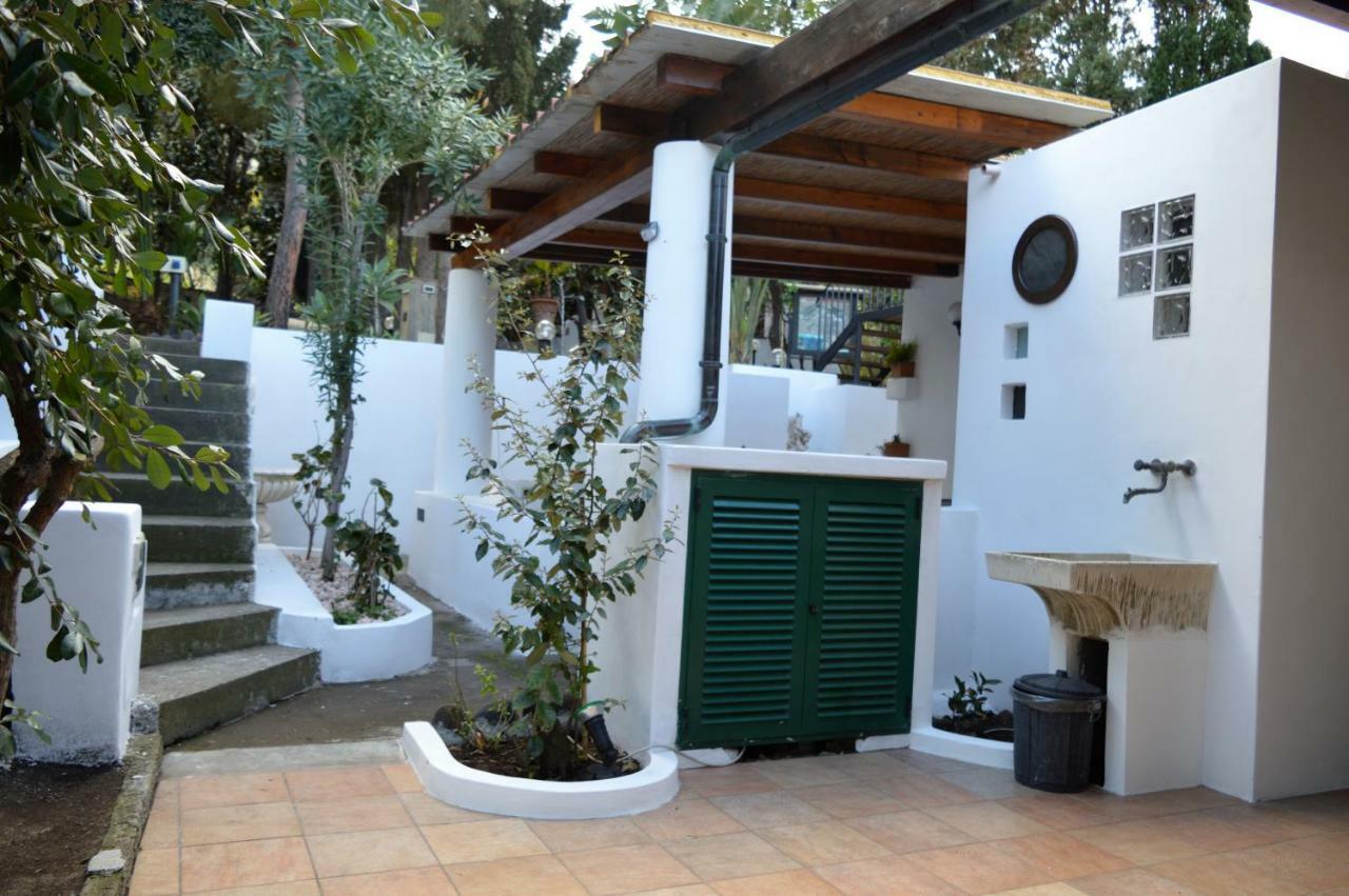 B&B Il Giardino Segreto Стромболи Екстериор снимка