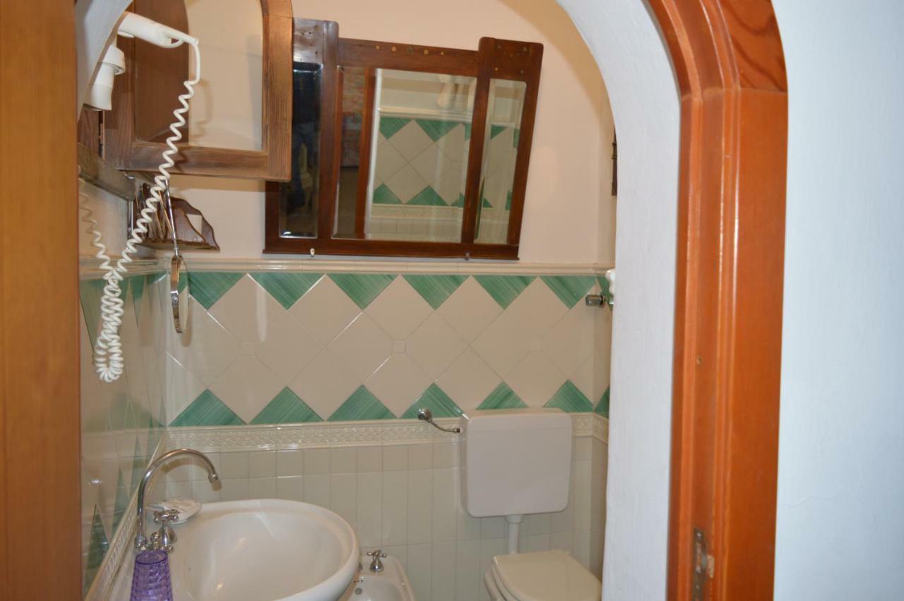 B&B Il Giardino Segreto Стромболи Екстериор снимка