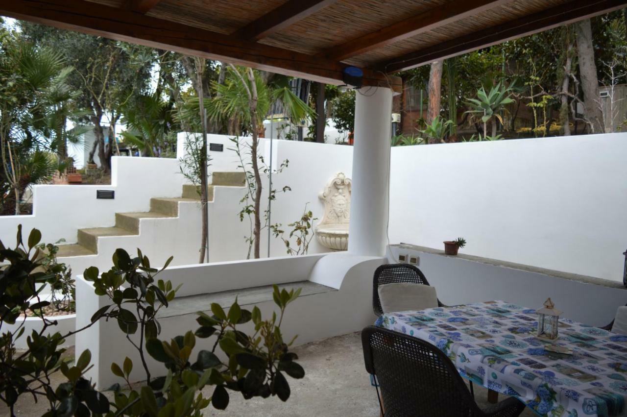 B&B Il Giardino Segreto Стромболи Екстериор снимка