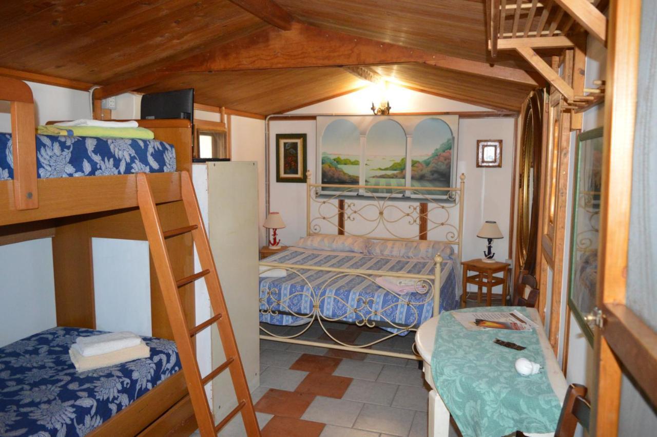 B&B Il Giardino Segreto Стромболи Екстериор снимка